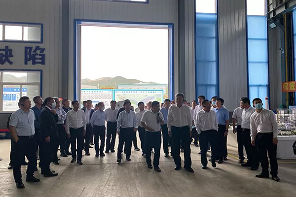 內蒙古自治區黨委常委、通遼市委書記孟憲東攜考察團到一諾環境考察指導